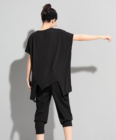 Diagonal zip top